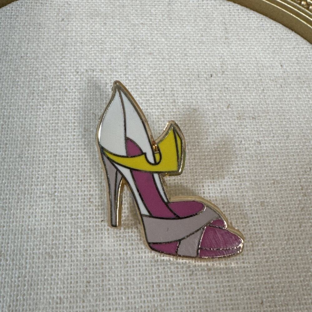 Disney Princess High Heels Pin Set Of 7 - Picture 15 of 16